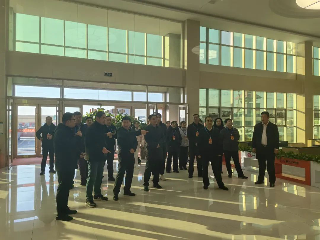 热烈欢迎驻梁市人大代表一行莅临星空app官方站二手车市场视察指导